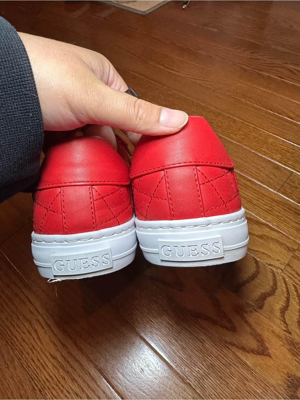 GUESS Women's Loven Red Sneaker Size 10M - Picture 3 of 5